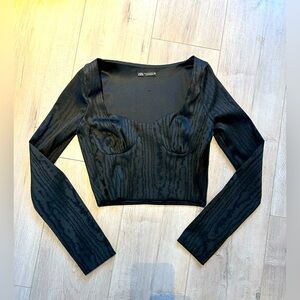 Zara Black Long Sleeve Crop Top
Good condition